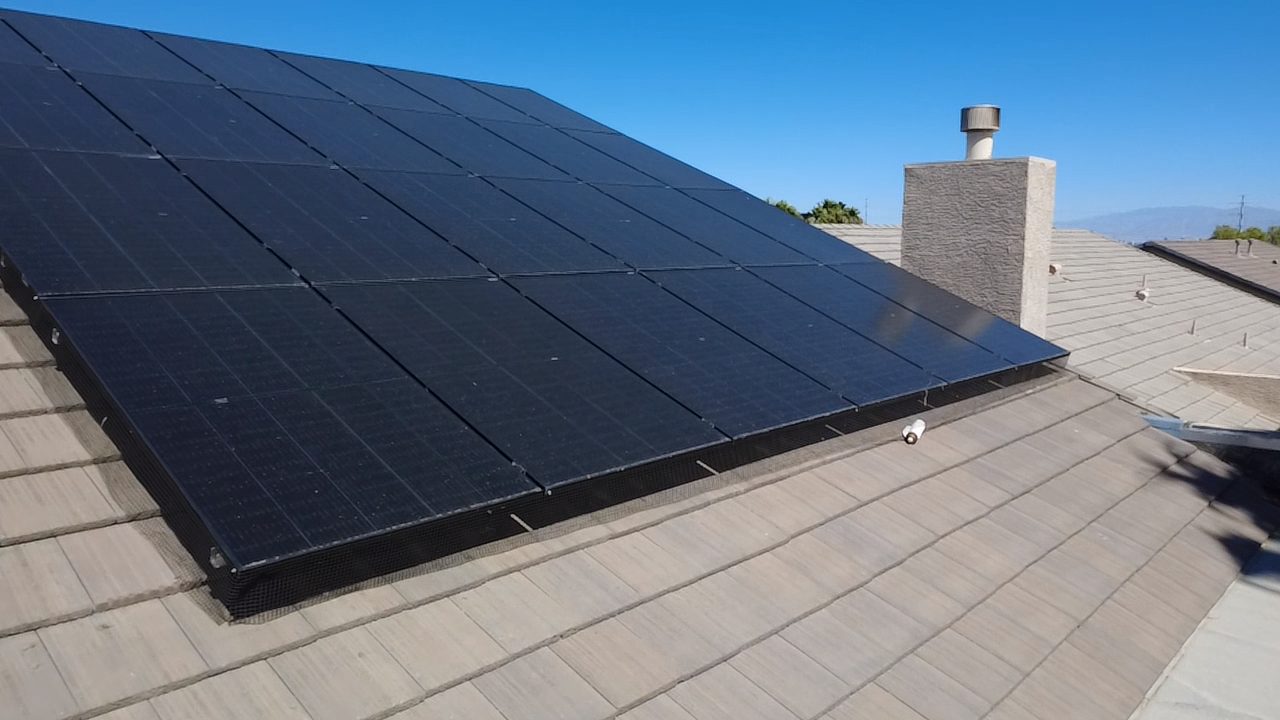 Residential solar installation with clean panels